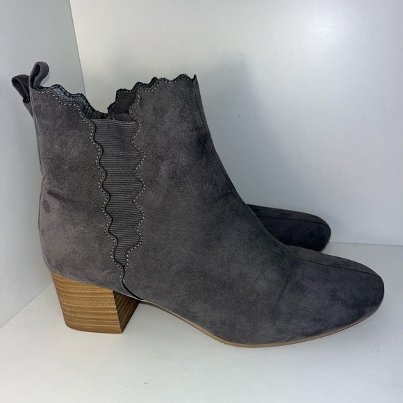 Lane Bryant Bootie Boots Gray stacked heel size 8W - Picture 6 of 8